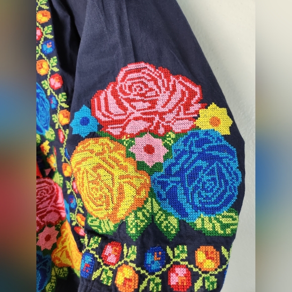 Royal Moda Women's Medium Blouse - Picture 3 of 6